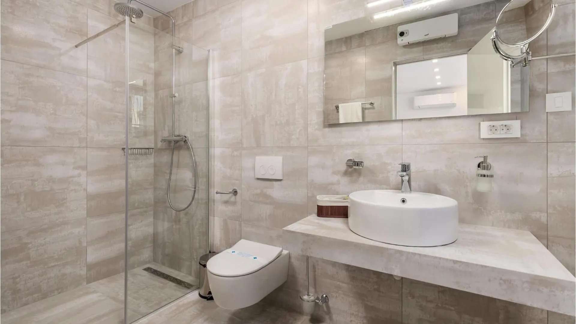 Nice Apartment In Malinska With Kitchen